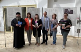 Директор Оренбургского книжного издательства Игорь Храмов подарил детской библиотеке книги
