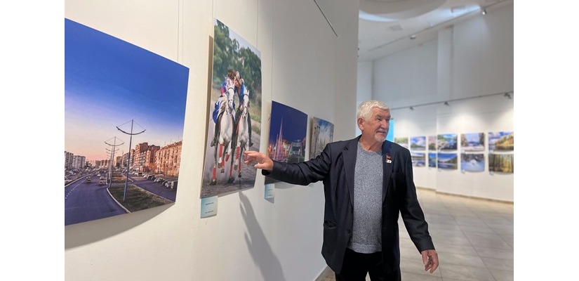 Фотохудожник Юрий Амосов представил персональную выставку в Национальном музее республики