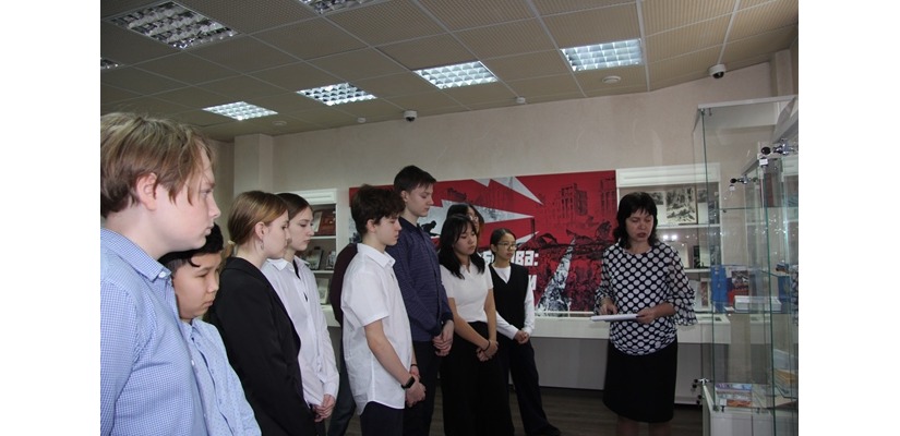 Главная библиотека Хакасии приглашает на выставку «Сталинградская битва: хроника, факты, люди»