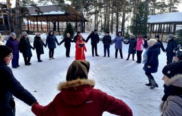 Участники Клуба инвалидов по зрению  отметили Масленицу вкусными блинами с горячим чаем