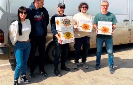 Руководитель ансамбля песни и танцы «Жарки» Анна Бурнакова исполнила хакасские песни участникам СВО на Донбассе