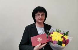 Директор республиканской детской библиотеки награждена Почётным знаком от губернатора Красноярского края