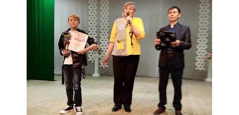 Обладателем Гран-при 9-го конкурса «Созвездие юных» в направлении «Вокал» стал Ярослав Федоров из Беи