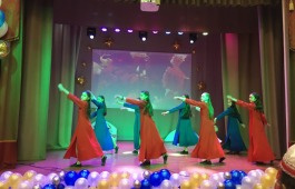 Хакасская республиканская национальная детская школа искусств приветствовала участников фестиваля национальных видов спорта «Очы пайрам»