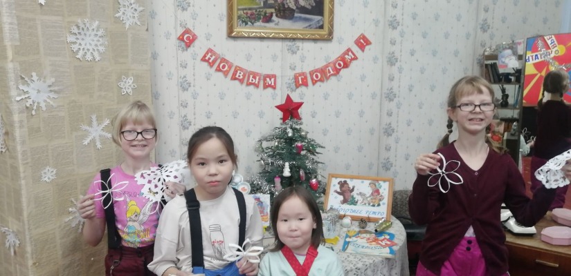 Новогоднюю ретро-выставку открыли в детской библиотеке