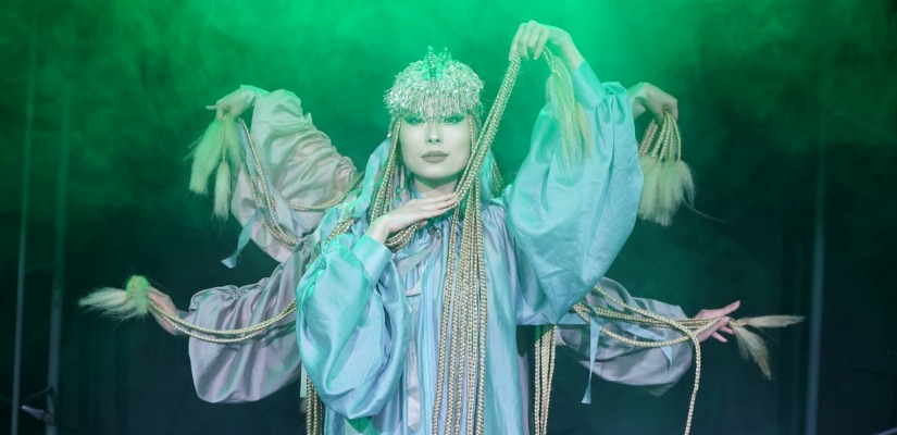 Театр «Читiген» разыгрывает: билеты на спектакль «Хубай – сын охотника» + книга «Находчивый Акун»