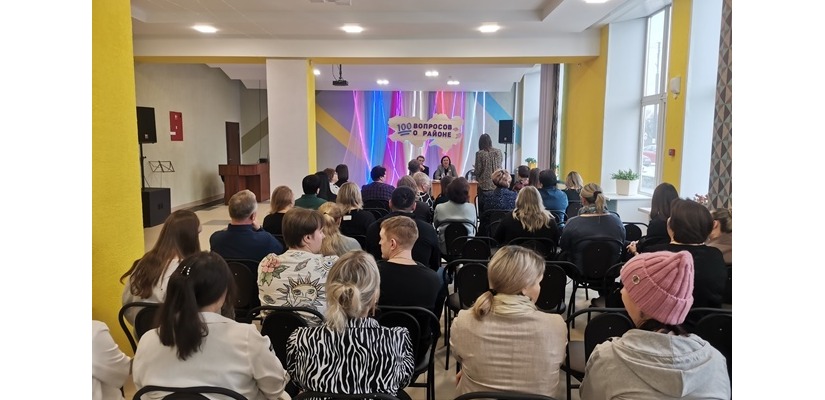 «Вам необходимо усилить работу по Пушкинской карте»: руководитель Минкультуры Хакасии встретилась с работниками учреждений Усть-Абаканского района