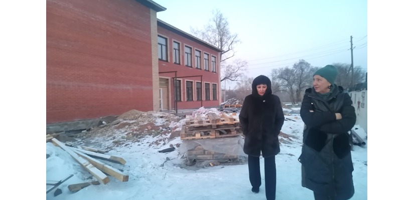 Светлана Окольникова посетила стройплощадку дома культуры в селе Новороссийском
