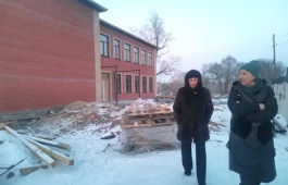 Светлана Окольникова посетила стройплощадку дома культуры в селе Новороссийском