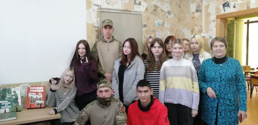 Абаканские школьники пролистали страницы  военной истории России