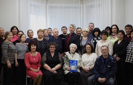 В Хакасии презентована книга на хакасском и русском языках