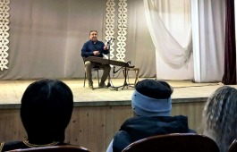 Исполнители героических сказаний прошли мастер-класс  от известного хайджи-намахчы Кучен Ай Чарых Сайын