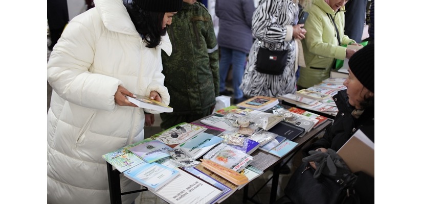 Выставка изданий Дома литераторов Хакасии заняла свое достойное место на Книжном фестивале на Енисее