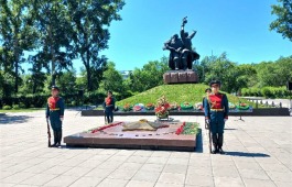 В канун Дня памяти и скорби жители Хакасии почтили память погибших в Великой Отечественной войне