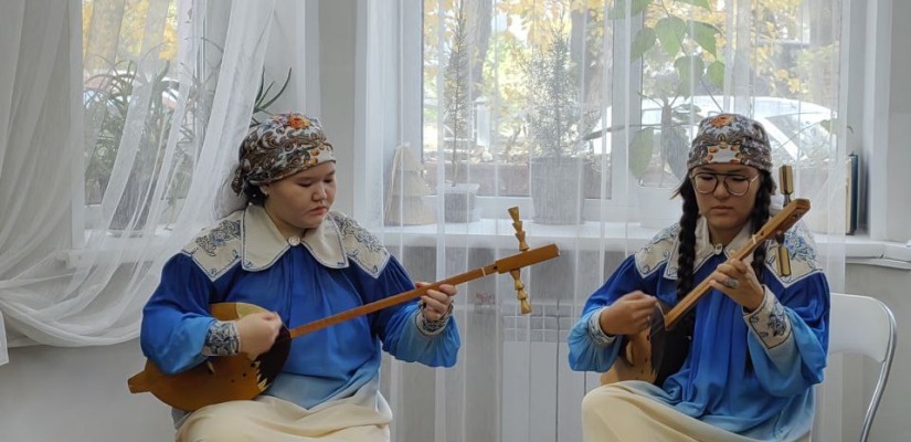 Учащиеся «Хакасской республиканской национальной детской школы искусств» приняли участие в церемонии награждения победителей Республиканского конкурса «Мой родной язык»