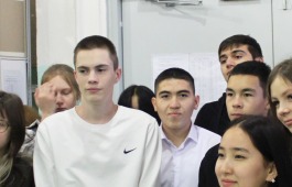 В Национальном архиве прошла экскурсия в архивохранилище для студентов Колледжа педагогического образования информатики и права