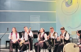 Ансамбль преподавателей «Алтын чир» ХРНДШИ выступил на концерте преподавателей ДМШ и ДШИ г. Абакана