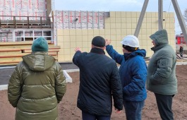 На стройплощадке дома культуры п. Расцвет состоялось выездное совещание