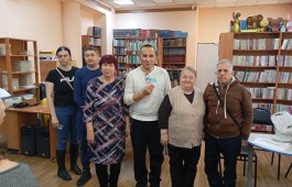 В республиканской библиотеке для слепых прошел Турнир по домино среди людей с нарушениями зрения