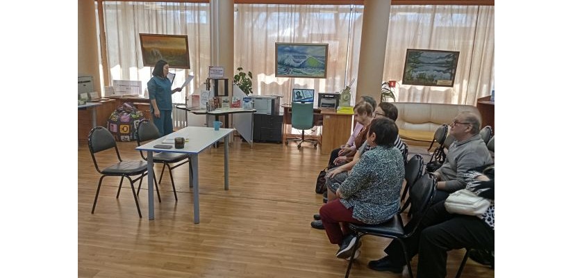 В Хакасской библиотеке для слепых прошел Кружок громкого чтения, посвященный Великой Отечественной войне
