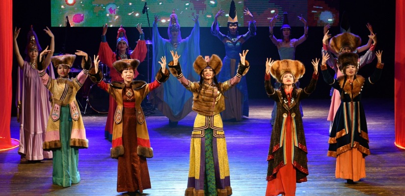 Модели «Алтыр» в новом клипе «Искры» певицы Ники Дубик