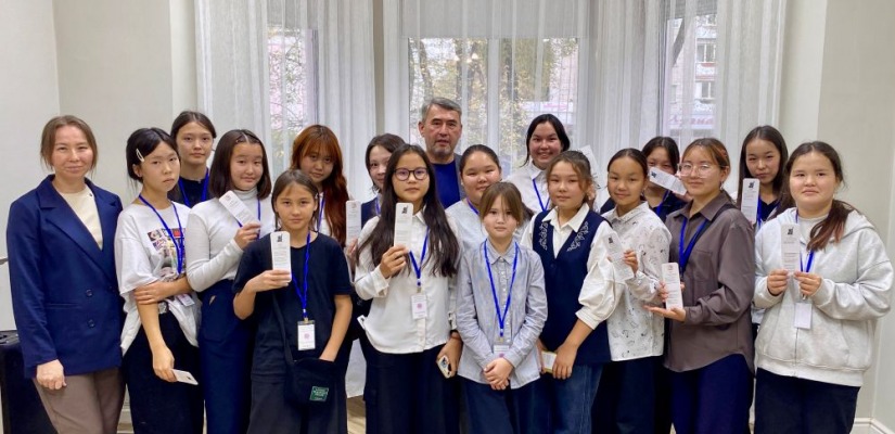 Творческая встреча с сентябрьской сменой «Альтаир-Хакасия» в Доме литераторов Хакасии