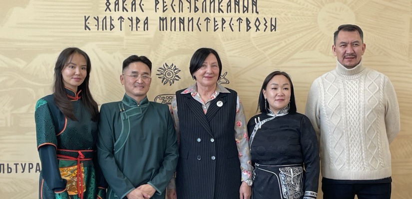 Жители Хакасии первыми увидят программу «Голос Победы с Саян» Тувинского театра музыки и танца