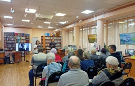 Пронзительные строки Есенина прозвучали в Хакасской библиотеке для слепых