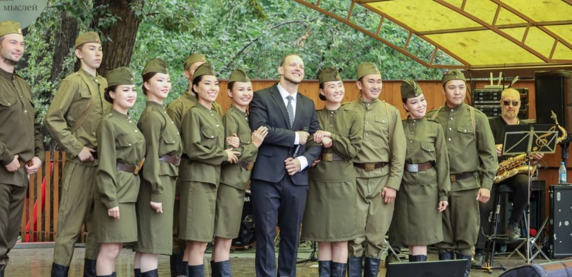 «Эти песни вели к Победе»: новую программу представила Хакасская филармония в Абакане