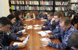 Проверка знаний о культуре и традициях народов России: юбилейный этнодиктант состоялся в главной библиотеке Хакасии