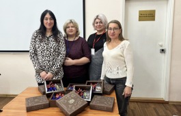 Сотрудники Национального архива Хакасии подготовили новогодние подарки детям коллег из Луганской Народной Республики