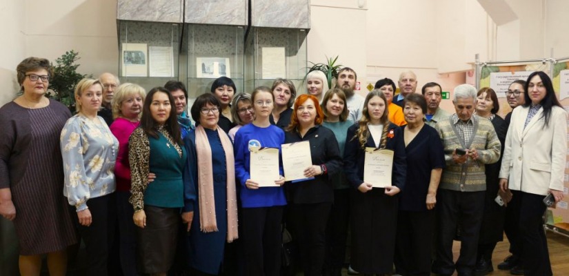 «Архивы и война»: участники клуба «Краевед Хакасии» обсудили подвиги защитников Отечества