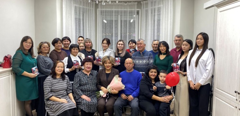 «Железная дорога любви» - Первый женский роман на хакасском языке