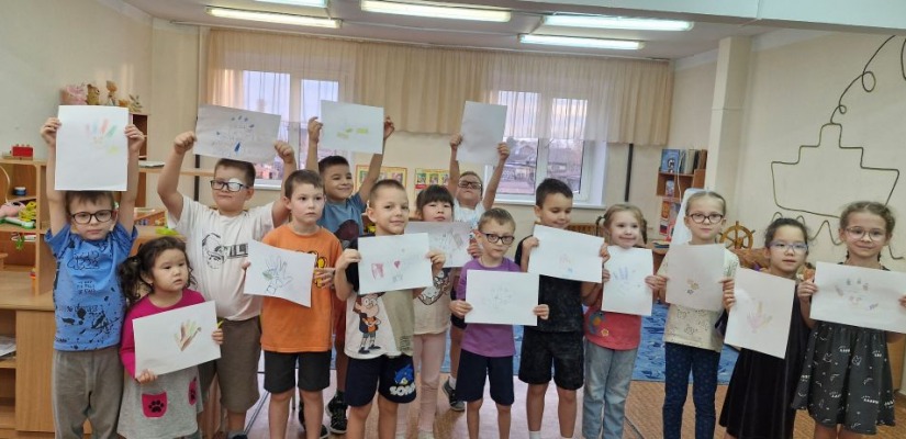 Сотрудники Хакасской библиотеки для слепых провели мероприятие для детей с нарушениями зрения, посвященное Дню матери