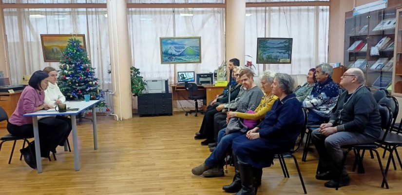 В Хакасской библиотеке для слепых состоялось заключительное заседание кружка громкого чтения