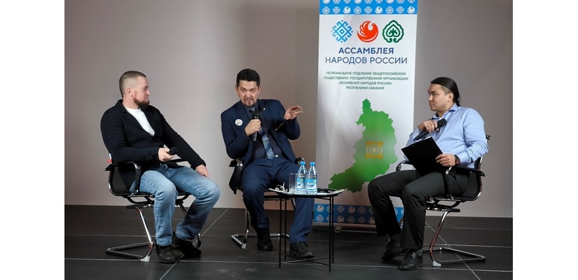 В Школе креативных индустрий Хакасии состоялась встреча с героями СВО Игорем Арчимаевым и Евгением Воронковым