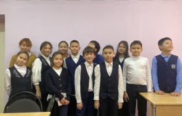 Хакасская республиканская национальная детская школа искусств провела круглый стол учащихся ко Дню Героев Отечества