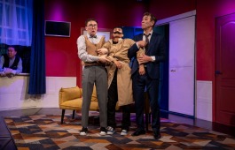 Театр Топанова подарил особенным зрительницам незабываемый праздник 8 Марта