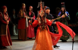 Во Всемирный день театра театр «Читiген» покажет легенду о хайджи «Ахол» в Национальном музее