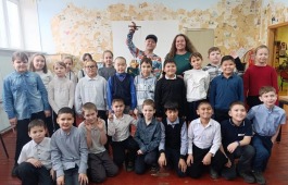 Читатели Хакасской республиканской детской библиотеки открыли для себя волшебный мир театра кукол