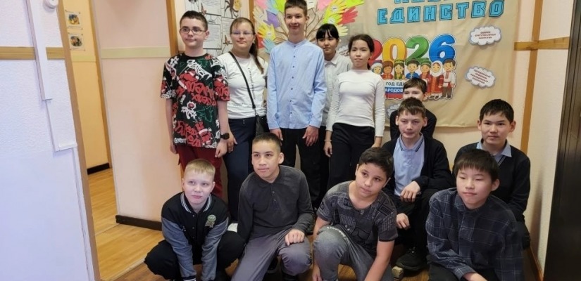 Хакасская республиканская детская библиотека познакомила подростков с культурой народов России на Неделе детской книги