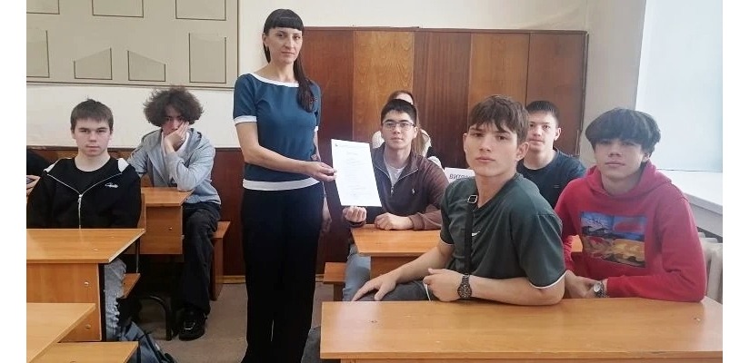 Студенты Хакасии изучили тактику великих сражений и подвиги земляков в исторической игры «О доблести и славе»