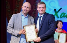 Главный режиссер Хакасского театра имени А.М. Топанова Тимур Казнов удостоен Благодарности Главы Республики Хакасия
