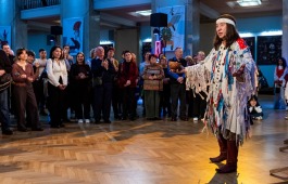 Культурное взаимообогащение: жители и гости Северной столицы познакомились с театральным искусством Хакасии