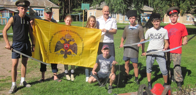 Участники Республиканского слета детских и молодежных объединений познакомились с боевым искусством енисейских казаков