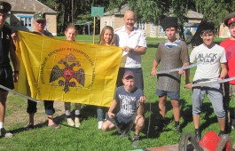 Участники Республиканского слета детских и молодежных объединений познакомились с боевым искусством енисейских казаков