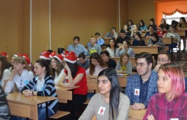 Главная библиотека Хакасии необычным способом рассказала о рождественских обычаях разных стран