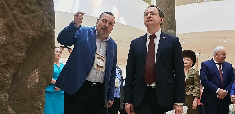Андрей Готлиб удостоен престижной правительственной награды за организацию Международного форума в Хакасии