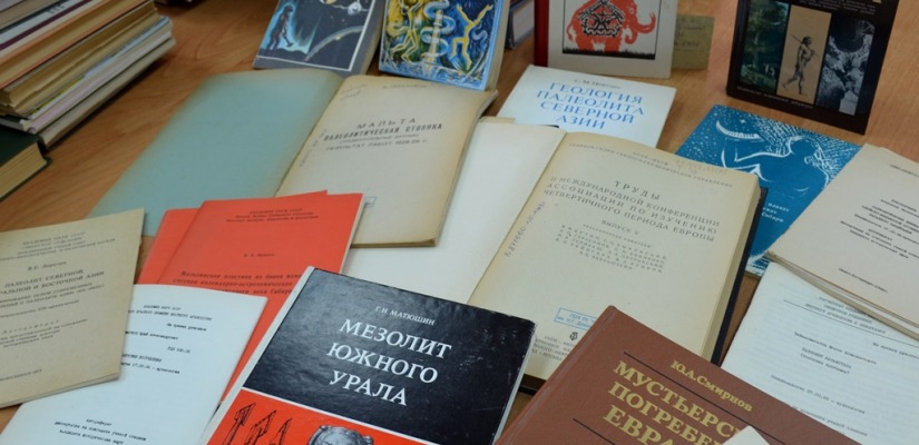 Фонд Главной библиотеки Хакасии пополнился личными изданиями Леонида Кызласова