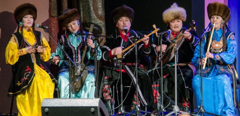 Фольклорный ансамбль «Айланыс» выступит в Национальной библиотеке имени Н.Г. Доможакова